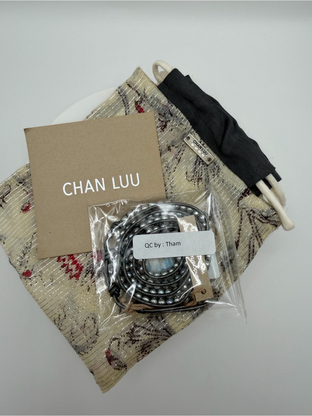 Chan Luu Gray Leather Wrap Bracelet with Gray Pearls - Picture 4 of 15